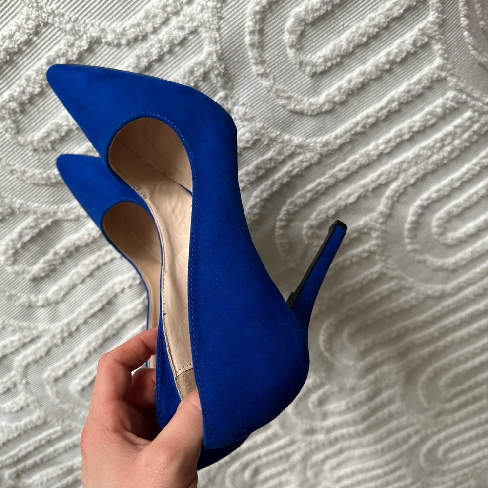 Blue velvet heels (10w)